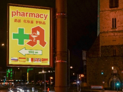 Laternenwerbung Apotheke Berlin und Spandau