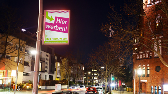 Laternenmastwerbung Berlin- moderne LED-Eigenwerbung